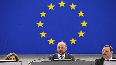 Zásadní výzvou bude podle vrcholných představitelů EU v roce 2014 zachování tempa probíhajícího oživení ekonomiky. Zásadní výzvou bude podle vrcholných představitelů EU v roce 2014 zachování tempa probíhajícího oživení ekonomiky.