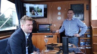 Michael Wilmes, Senior PR Manager Amazon Devices, a Karel Taschner, PR Manager Amazon CZ, představují v Praze aktivity společnosti Amazon. Foto: OnBusiness.cz Michael Wilmes, Senior PR Manager Amazon Devices, a Karel Taschner, PR Manager Amazon CZ, představují v Praze aktivity společnosti Amazon. Foto: OnBusiness.cz